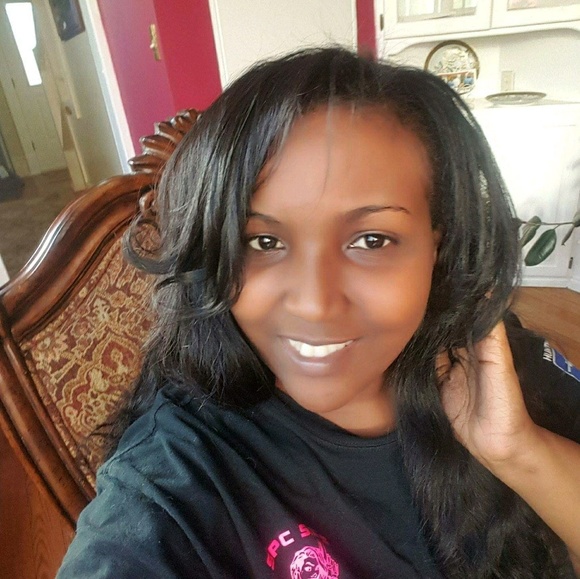 Meet your Posher, Lois - Picture 1 of 1